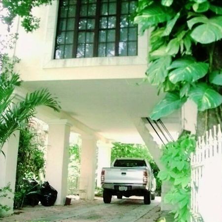 Hostal Y Camping Villa Mercedes Tizimin Bagian luar foto