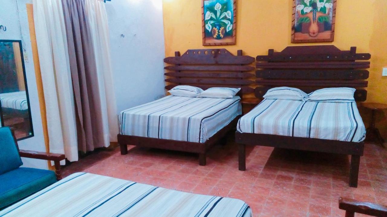 Hostal Y Camping Villa Mercedes Tizimin Bagian luar foto