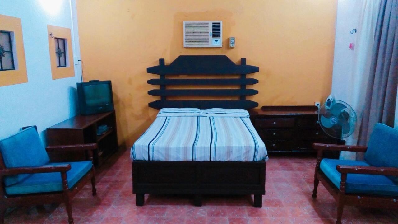 Hostal Y Camping Villa Mercedes Tizimin Bagian luar foto