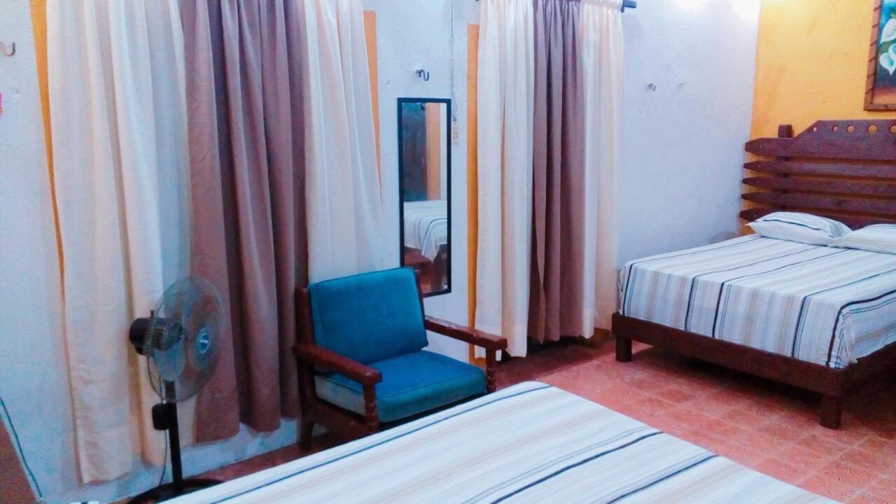 Hostal Y Camping Villa Mercedes Tizimin Bagian luar foto