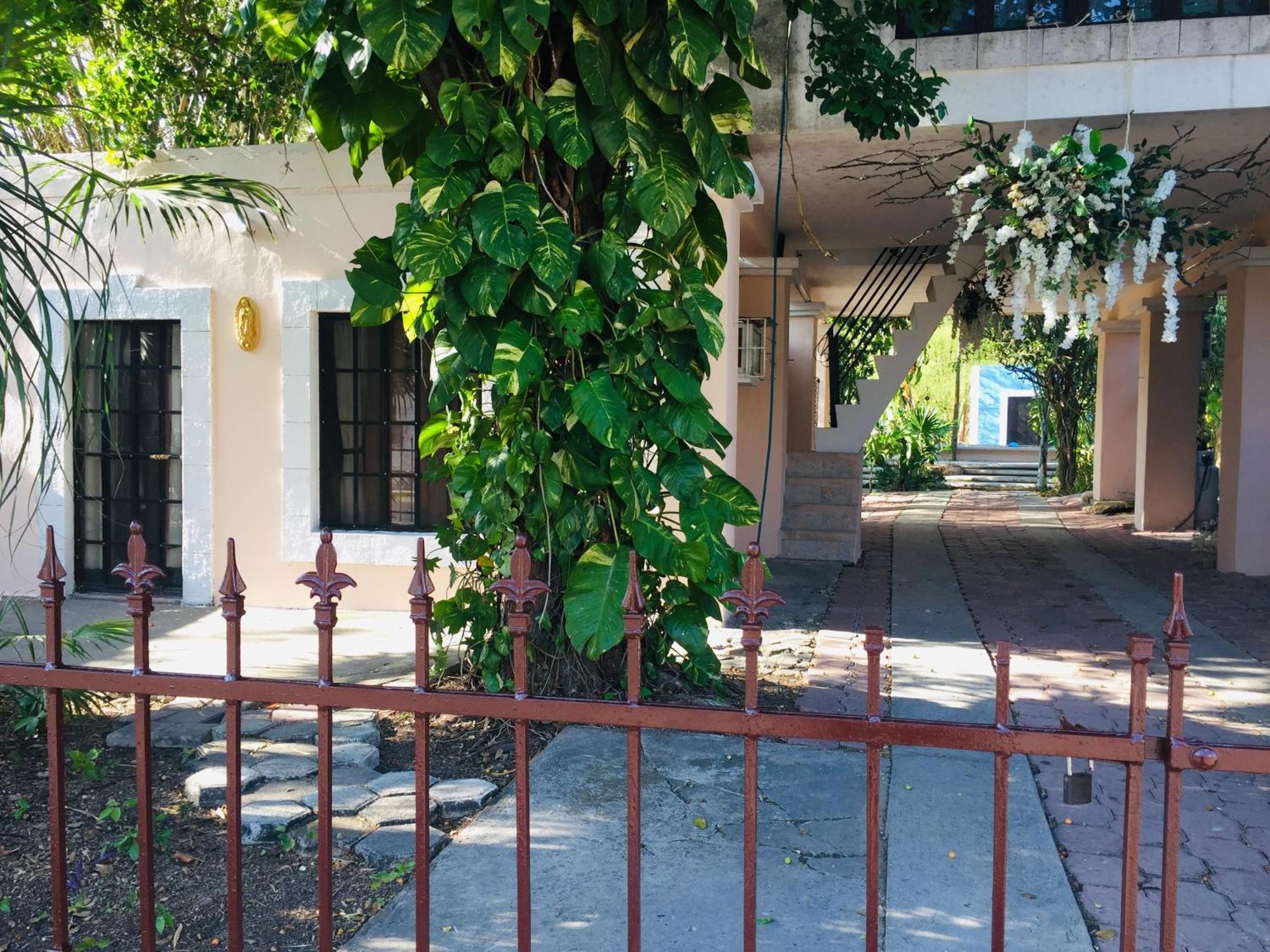 Hostal Y Camping Villa Mercedes Tizimin Bagian luar foto
